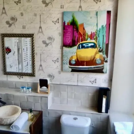 La Petite Bed & Breakfast 3*