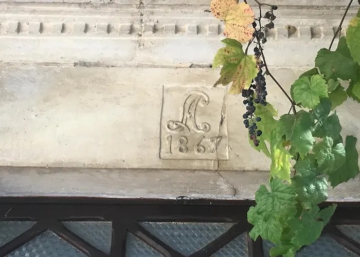 La Petite Bed & Breakfast